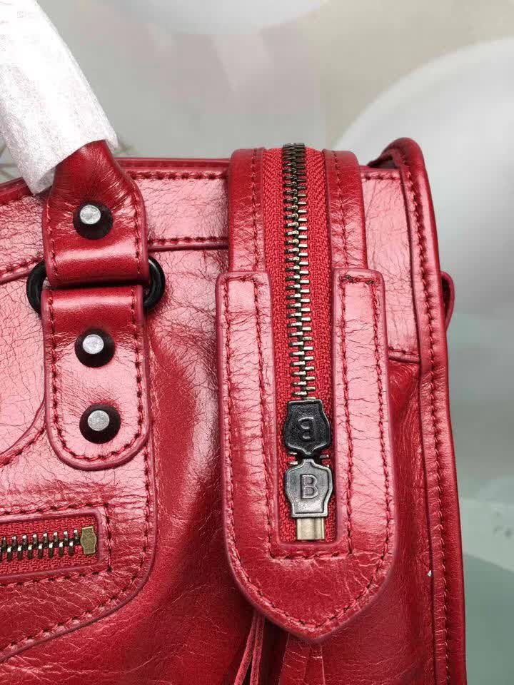 BALENCIAG巴黎世家 經典款 義大利進口原版油蠟頭層牛皮 古銅釘黑色 時尚百搭 手提肩背斜挎包  BL1310